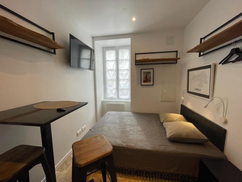 Petite Chambre Amenagee Avec Cuisine St Louis 3 Ла-Рошель Экстерьер фото